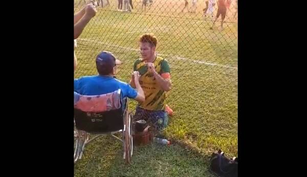 [VIDEO] "Somos campeones de la vida": la emotiva dedicatoria de un pelotero a su papá tras lograr el título