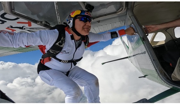 Invitan al salto en paracaídas desde casi 500 metros de altura en Ypacaraí
