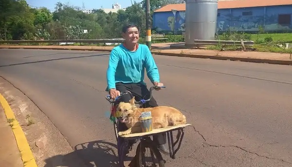 Abue compró bici para que su perrita no se queme las patitas al caminar - Noticiero Paraguay