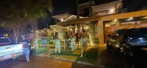 Allanan vivienda de cambista en prosecución a las investigaciones del homicidio del hijo de "Gringo González" - Oasis FM 94.3