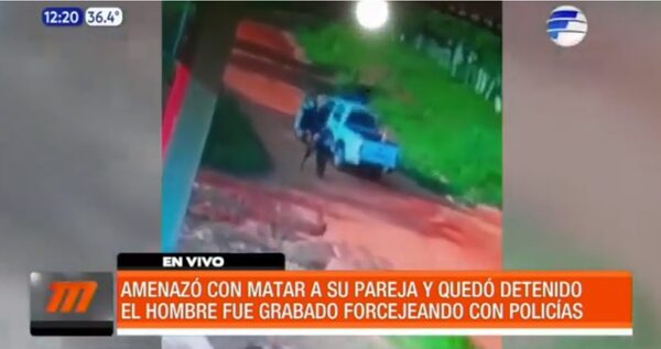 Forcejeó con policías tras amenazar de muerte a su pareja | Telefuturo