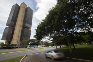 Los economistas prevén por primera vez que Brasil crecerá más en 2023 que en 2022 - MarketData