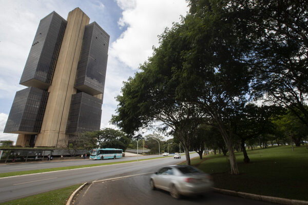 Los economistas prevén por primera vez que Brasil crecerá más en 2023 que en 2022 - MarketData