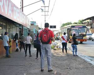 Diario HOY | Usuarios denuncian regulada de buses y anuncian manifestación