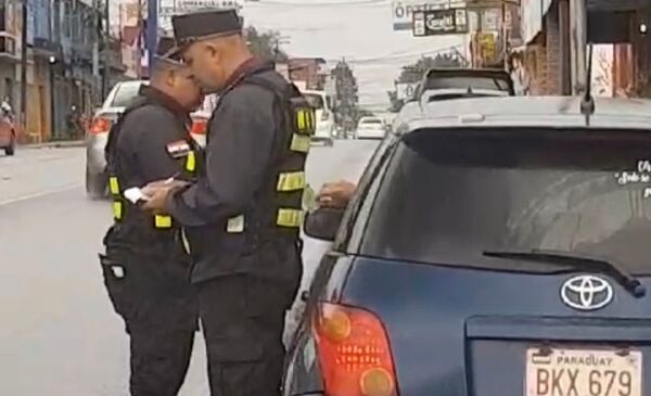 Intendente de Coronel Oviedo desvinculó a PMT coimero y suspendió a su dupla