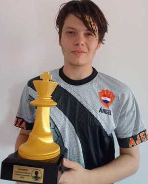 Angel Montiel gana el torneo de Avanzados de ajedrez - La Tribuna