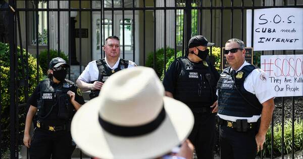 La Nación / Para EE. UU., son “inaceptables” las amenazas y ataques a las embajadas