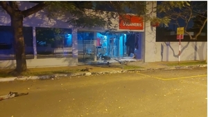 Con explosivos a gas destrozan otro cajero automático y se llevan el dinero en Asunción - Radio Imperio 106.7 FM