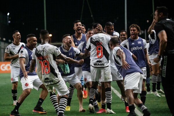 Versus / Con Sebas Ferreira en cancha, Vasco gana y sale de la zona de descenso