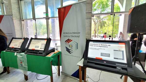 Ponen a disposición de abogados máquinas de votación - Judiciales.net