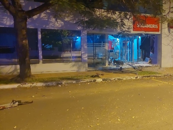 Explotaron otro cajero, policía cree que es la misma banda - La Tribuna