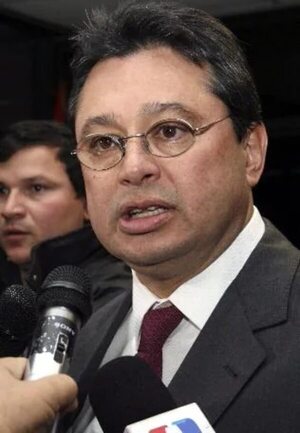 AUDIO: “Yo aprobaría el PGN 2024 a libro cerrado”, según senador Gustavo Leite - La Primera Mañana - ABC Color