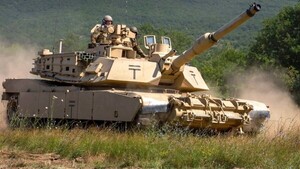 Ucrania recibe primeros tanques de EEUU para reforzar contraofensiva