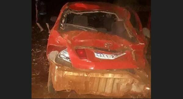 Conducía tuichaitere, volcó y su acompañante murió