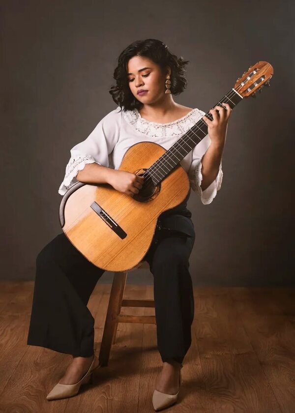 Noemí Recalde ofrece recital de guitarra clásica en el Tom Jobim - Música - ABC Color