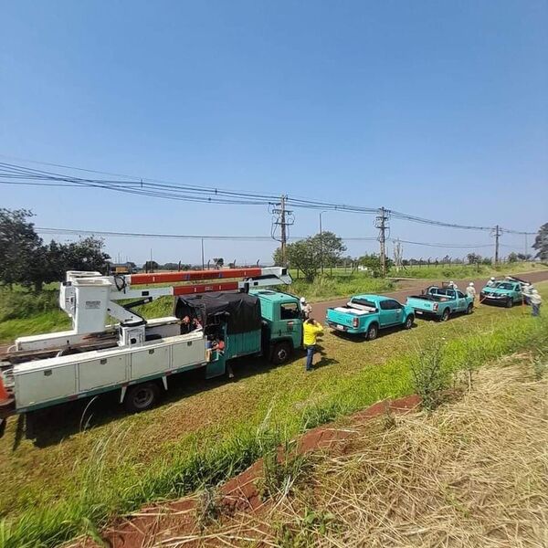 ANDE REALIZA IMPORTANTES MEJORAS EN EL SERVICIO ELÉCTRICO EN VARIAS LOCALIDADES DE ITAPÚA