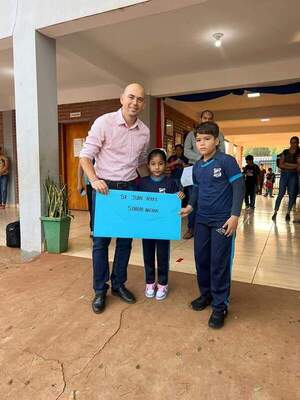 SECTOR EDUCATIVO DE CAMBYRETÁ SOLCITÓ AL INTENDENTE MEJORAS DE LA INFRAESTRUCTURA