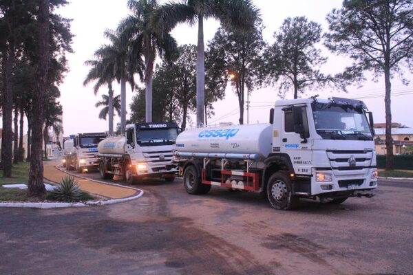 Gobierno envió un convoy con agua potable a zonas del Chaco afectadas por la sequía - El Trueno