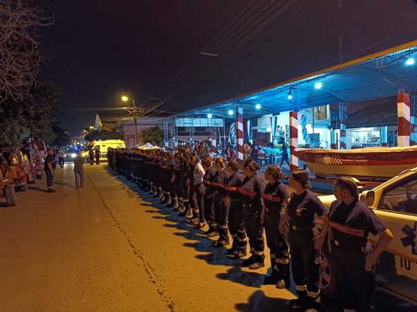 Juran dos docenas de nuevos bomberos | Radio Regional 660 AM