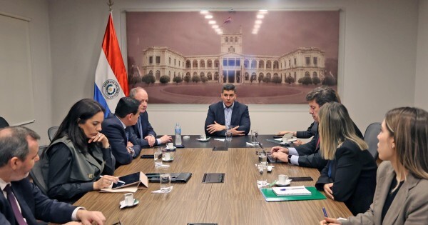 Santi cederá menos energía de Yacyretá a Argentina por el conflicto en la hidrovía