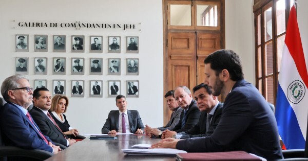 Santi nombra a parte de su gabinete como consejeros de Itaipú y avisa a Brasil que negociará "de igual a igual"