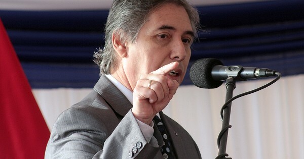 Empresarios de transporte quieren mantener los subsidios y Centurión posterga la suba del precio del pasaje