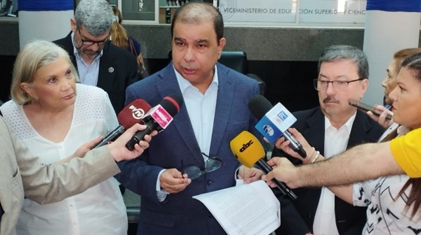 Médicos piden evaluar al Cones por “caótica” educación médica