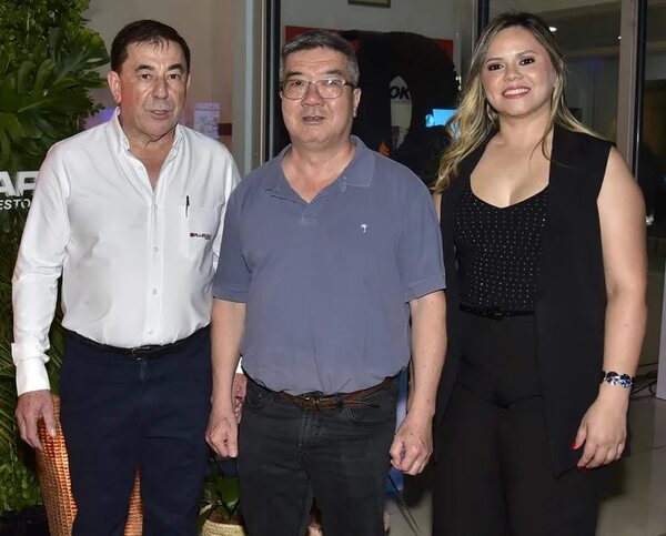 Pluscar Repuestos celebró sus 24 años con clientes y amigos - Sociales - ABC Color