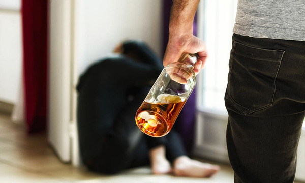 Violencia contra la mujer: Vinculan aumento de casos al calor y consumo de alcohol