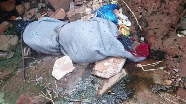 Macabro hallazgo en Lambaré: un cuerpo en descomposición se encuentra en el cauce de un arroyo - Policiales - ABC Color