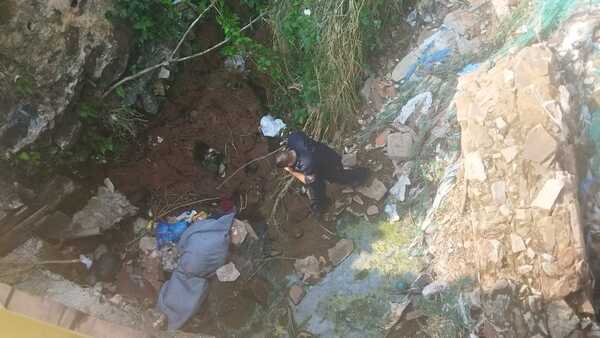 Lambaré: hallan cadáver en el cauce de un arroyo - Unicanal