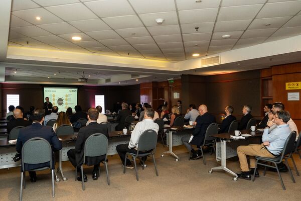CECON realiza presentación financiera y proyecciones de crecimiento