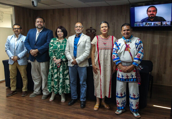 El autor maya James Sarao gana el Premio de Literaturas Indígenas de América de la FIL - MarketData