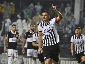 Libertad y Olimpia juegan un clásico vital en la pelea por el título - Fútbol - ABC Color