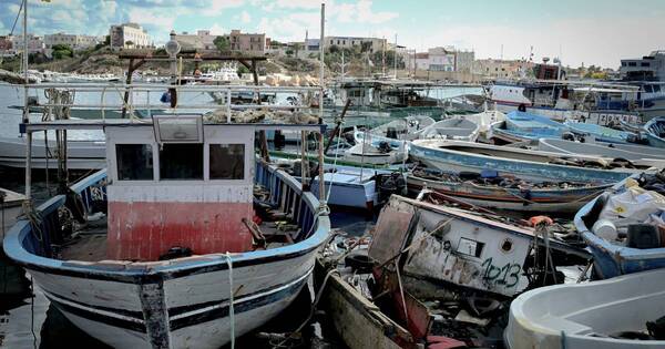 La Nación / Lampedusa, la isla italiana que triplicó su población en días