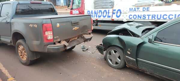 TRIPLE CHOQUE GENERA CAOS SOBRE LA RUTA PY06 EN EL BARRIO SANTA MARÍA