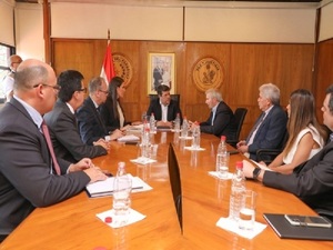 Autoridades del MIC y la Cadam, dialogaron sobre mejoras en la electromovilidad - La Tribuna