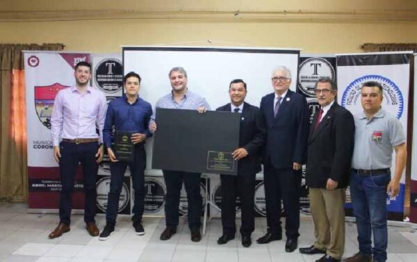 Municipalidad recibió proyectos ejecutivos valuados en G. 1.800 millones, por parte de la UNCA – Prensa 5