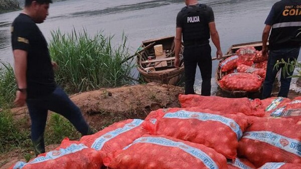 Más de 100 bolsas de productos de contrabando son incautadas en el río Paraná