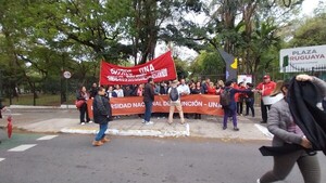 Reajuste Salarial: Funcionarios de la UNA y del Ministerio de Salud marchan en el microcentro - Unicanal