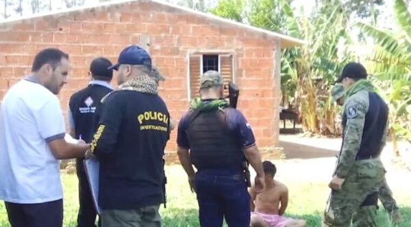 Capitán Bado: Atentado con 45 disparos: policía está grave y hay un detenido - Oasis FM 94.3