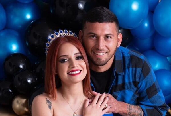 Fiscalía ordena detención con fines de extradición para esposa del jugador Juan Escobar - Megacadena