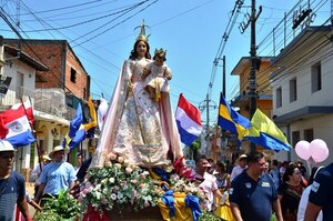 Tras procesión en carroza, anuncian desfile en honor a la Virgen •