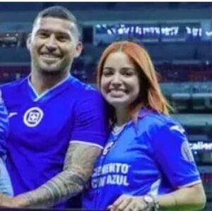 Fiscalía solicitó detención con fines de extradición para la esposa del futbolista Juan Escobar - Policiales - ABC Color