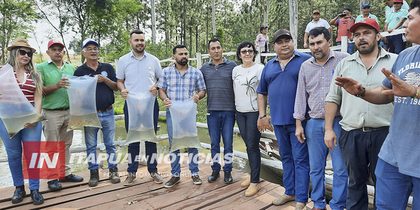 INTENDENTE DE NVA. ALBORADA Y CONCEJALES A ACOMPAÑARON LANZAMIENTO DE LA PRODUCCIÓN ACUÍCOLA - Itapúa Noticias