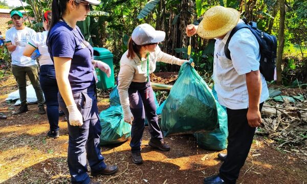 Extraen 527 kilos de basura arroyo Hu´i Rupa