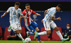 Versus / Cambio de horario para el partido entre Argentina y Paraguay