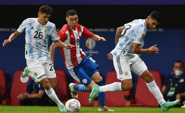 Versus / Cambio de horario para el partido entre Argentina y Paraguay