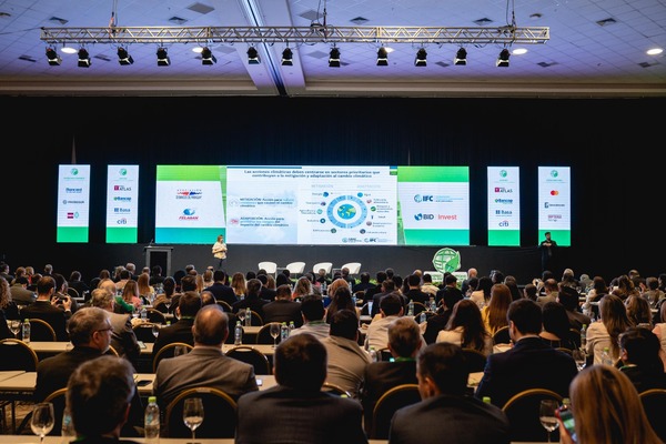 El Congreso Latinoamericano de Banca Sostenible e Inclusiva insta a enfatizar pol铆ticas ambientales y sociales en el sistema financiero - Revista PLUS