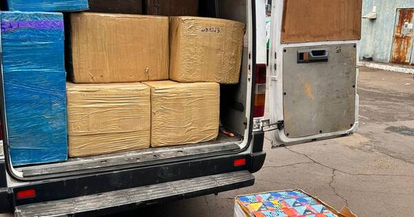 La Nación / Paraguayo detenido intentó ingresar 10.000 cigarrillos electrónicos de contrabando a Brasil